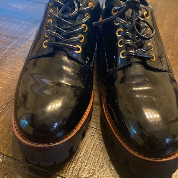 Platform lug heeled tie up loafers - Picture 2 of 6